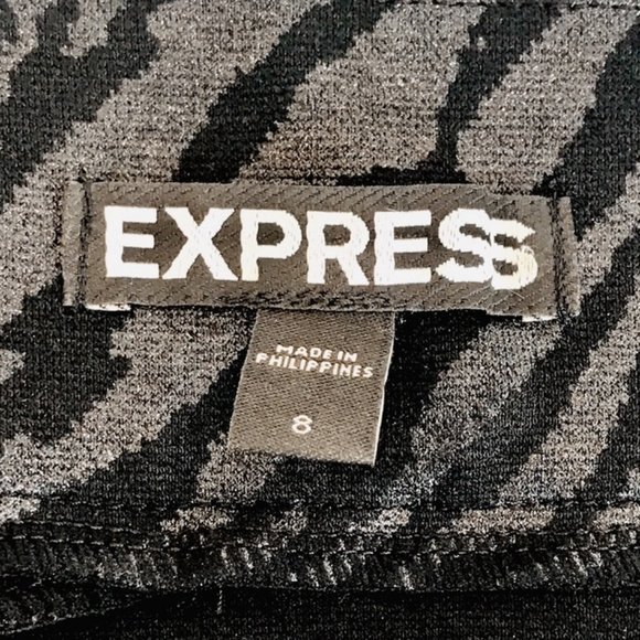 Express Tiger Stripe Mini Skirt Size 8 - Picture 4 of 9